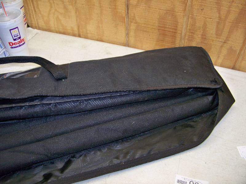 lot 966 image: Retractable Back Drop in Carry Case