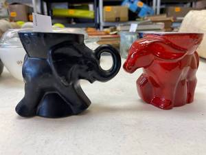 lot 34 image: Frankoma GOP Red donkey mug, black elephant mug