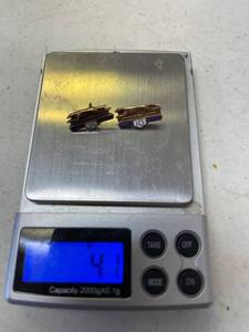 lot 40 image: Greyhound Lines, 10 year, 20 year pin, 10 K