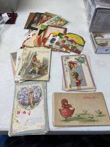 lot 46 image: Vintage valentine cards, and valentine postcards