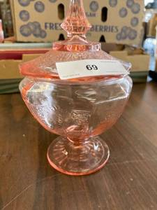 lot 69 image: Princess pink depression glass candy dish