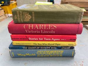 lot 89 image: Miscellaneous hardback books, see pictures for titles