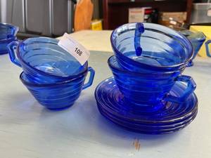 lot 108 image: Cobalt blue modern tone Tea cup and saucers, Qty 4