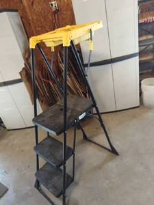 lot 1012 image: Cosco Pro Fold deluxe work platform