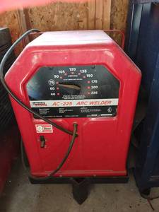 lot 1017 image: Lincoln Electric AC-225 arc welder