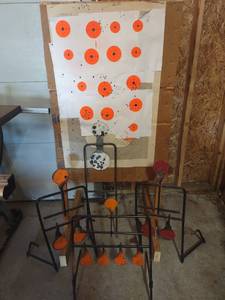 lot 1028 image: Metal spinner targets