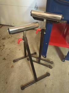 lot 1031 image: Adjustable roller support stand set of 2