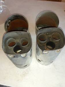 lot 1104 image: 4 Honda Goldwing exhaust tips