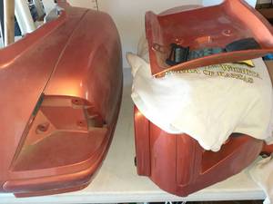 lot 1108 image: Honda Goldwing L and R saddlebags with part of a rear fender
