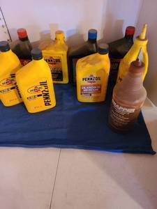 lot 1137 image: Automotive oil and more