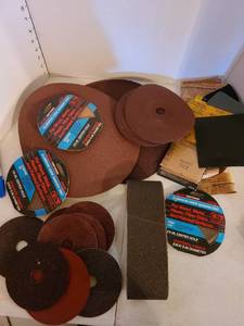 lot 1140 image: Assorted sanding discs