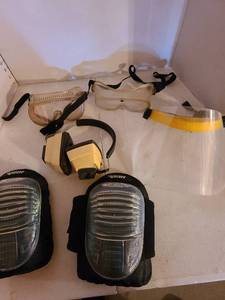 lot 1144 image: Personal safety equipment