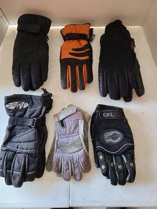 lot 1145 image: Womens gloves