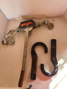 lot 1155 image: Come along and heavy duty hooks