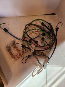 lot 1157 image: Bungee cords