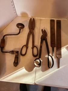 lot 1169 image: Charming rusty hand tools