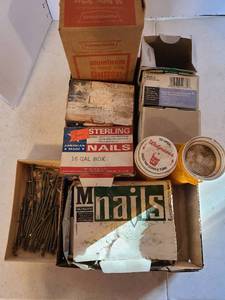 lot 1173 image: Assorted nails