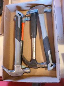 lot 1300 image: Assorted hammers
