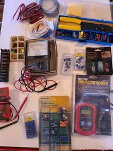 lot 1306 image: Electrical wiring supplies