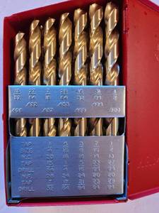 lot 1310 image: Craftsman drill bits in red case