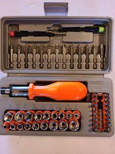 lot 1311 image: 55 pc. screwdriver and power bits set