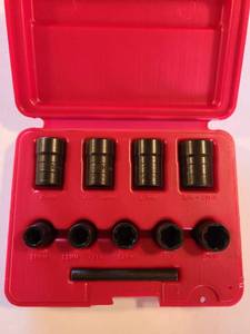 lot 1316 image: Craftsman bolt extractor set in red case