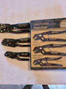 lot 1321 image: Craftsman robo grips and auto locks