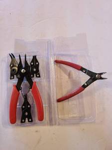lot 1322 image: Snap ring pliers set