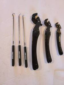 lot 1325 image: Craftsman clench wrenches and hook and picks