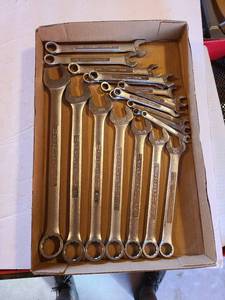 lot 1330 image: Craftsman metric combination wrenches