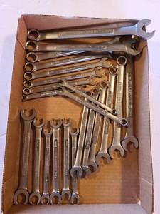 lot 1331 image: Craftsman standard and metric flare nut wrenches missing 9mm