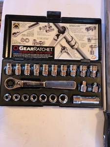 lot 1333 image: Gear Ratchet socket system