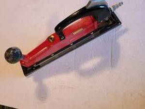 lot 1344 image: Central pneumatic straight line sander