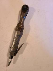 lot 1350 image: Sioux 38  air ratchet wrench