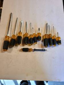 lot 1362 image: Magnetic screw drivers
