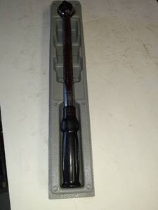 lot 1366 image: Craftsman torque wrench