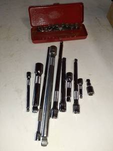 lot 1370 image: Husky sockets, and Pittsburgh extenders