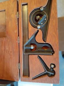 lot 1380 image: Combination square kit
