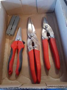 lot 1394 image: Craftsman tin snips and more