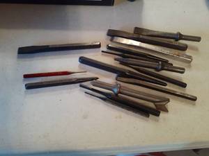 lot 1398 image: Various punches and chisels
