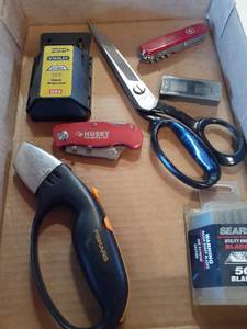 lot 1399 image: Blade dispenser, Husky knife, scissors and Swiss army knife