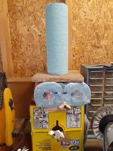 lot 1405 image: Box of shop rags and shop paper towels
