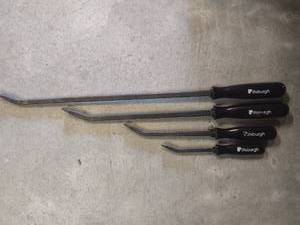 lot 1501 image: Pittsburgh pry bar set
