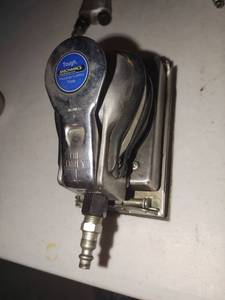 lot 1504 image: Tough Mechanics pneumatic jitterbug sander