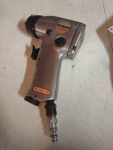 lot 1507 image: NuMark pneumatic 38 piston grip impact wrench