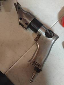 lot 1508 image: Central Pneumatic air metal shear pistol type