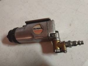 lot 1513 image: NuMark pneumatic 38 butterfly impact wrench