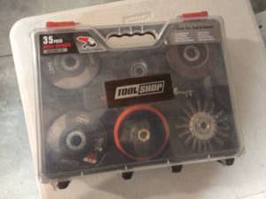 lot 1527 image: Tool Shop angle grinder accessory kit