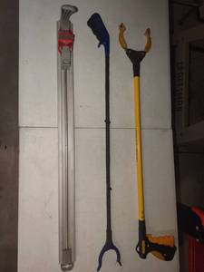 lot 1529 image: Steel Grip grabbers with Pittsburgh 24 in clamp and cut edge guide and other grabbers