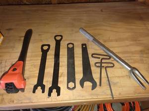 lot 1539 image: Assorted tools